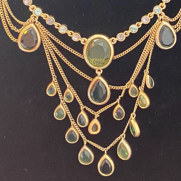 🎊3/$10🎊Artificial Gems Boho Statement Necklace - Picture 4 of 7